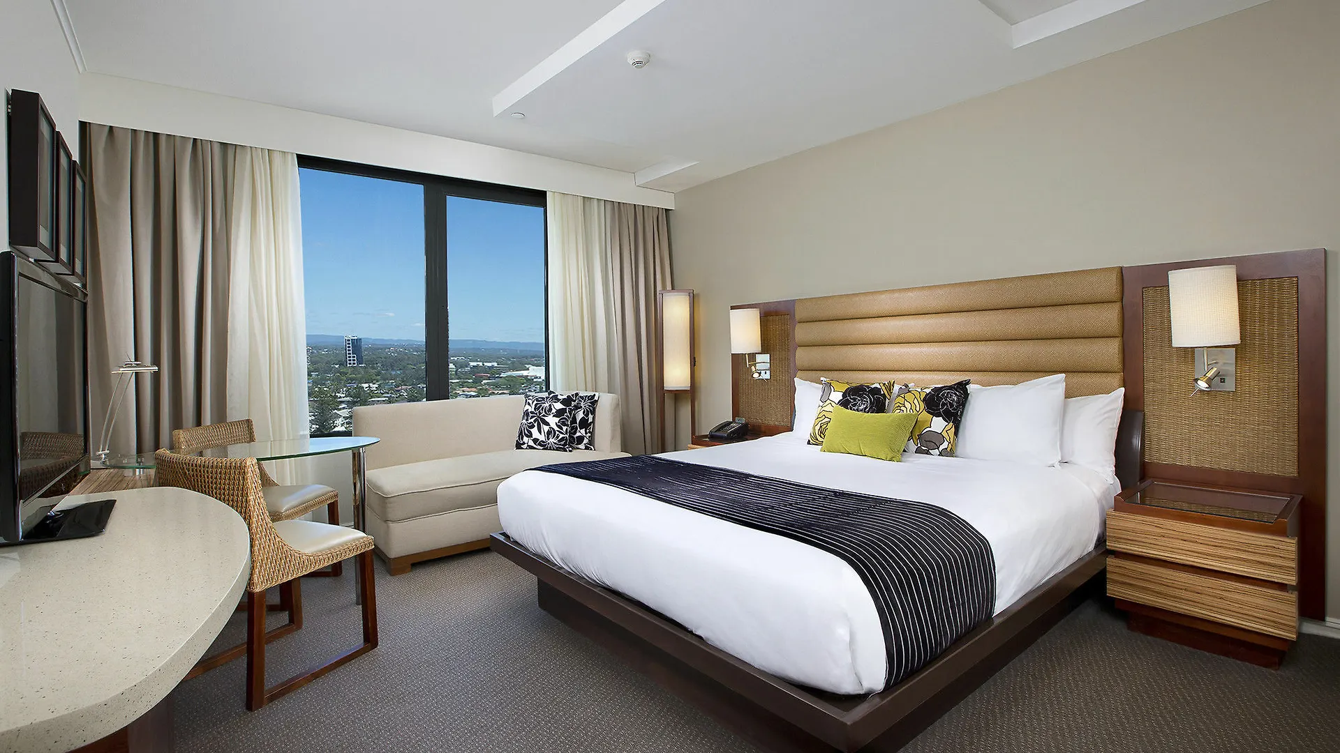 Voco Gold Coast By Ihg Hotel Australia