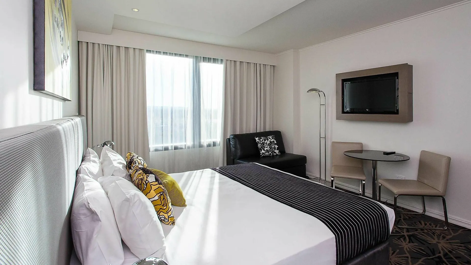 Voco Gold Coast By Ihg Hotel Australia